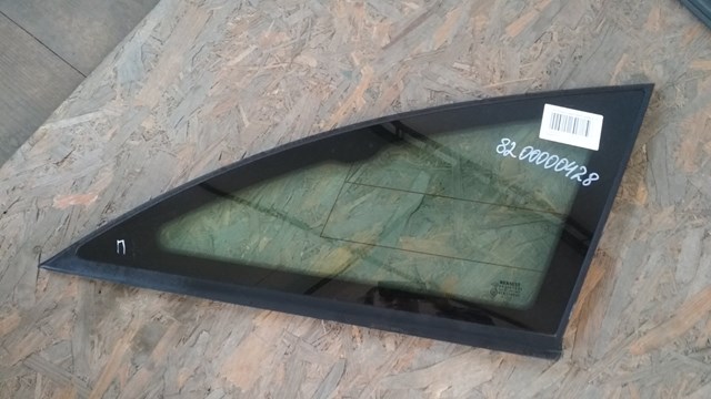 Скло кузова/багажного відсіку, праве 8200000428 RENAULT