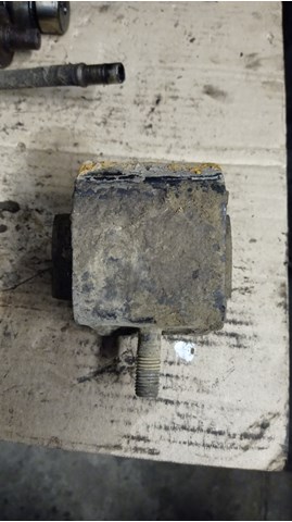 Опора коробки передач A6012400718 MERCEDES