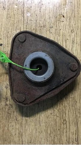 Подушка амортизатора переднього MR554860 MITSUBISHI