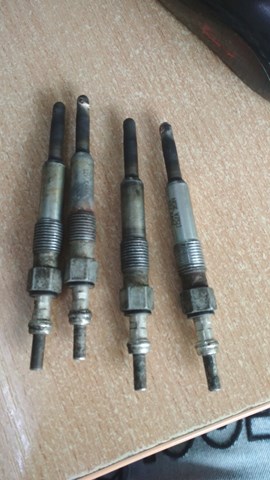 Свічка накалу Y732J NGK