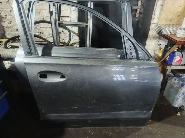 Пасажирські передні двері A1677200600 MERCEDES