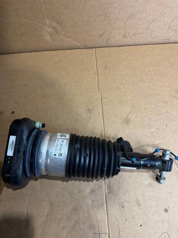 Стійка задня права 37106869038 BMW