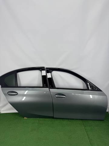 Пасажирські передні двері 41517482276 BMW
