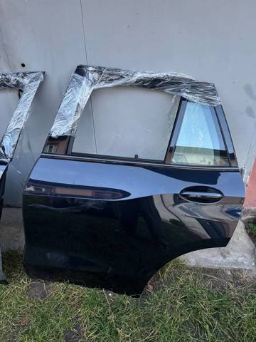Двері пасажирськи задні ліві 41528738553 BMW