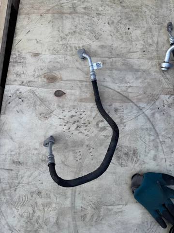 Трубка кондиціонера від компресора до радіатора 8W0816721A VAG