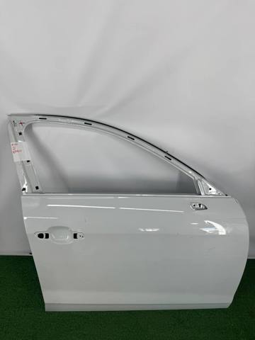 Пасажирські передні двері 8W0831052B VAG