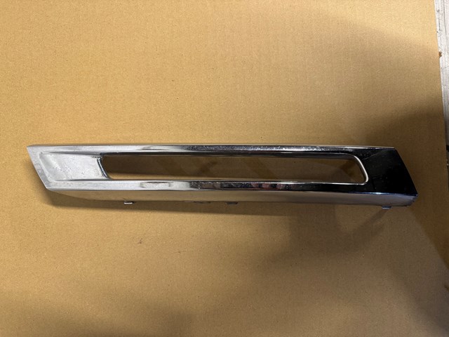 Ободок протитуманки A1668850774 MERCEDES