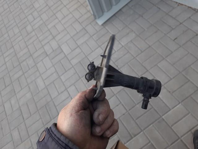 Форсунка омивача фари передньої, правої 4M0955102A VAG