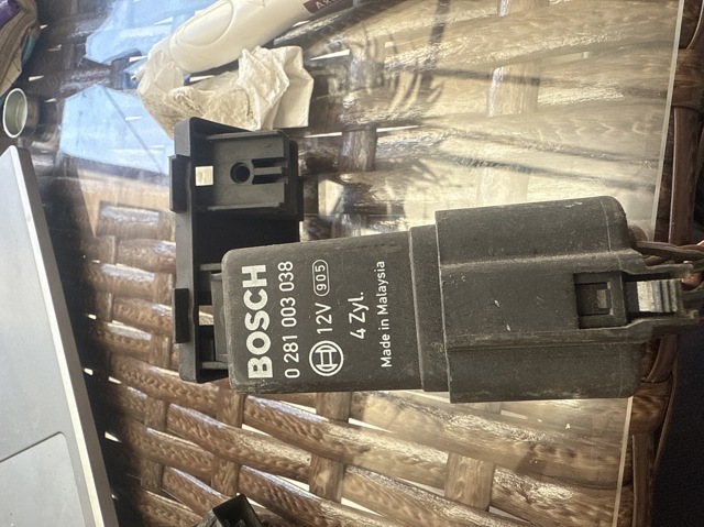 Реле свічок накалу 0281003038 BOSCH