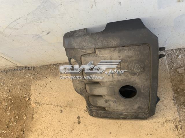 Кришка двигуна декоративна 03G103925BP VAG