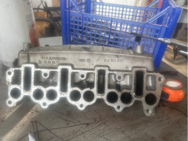 Колектор впускний 03G129713 VAG