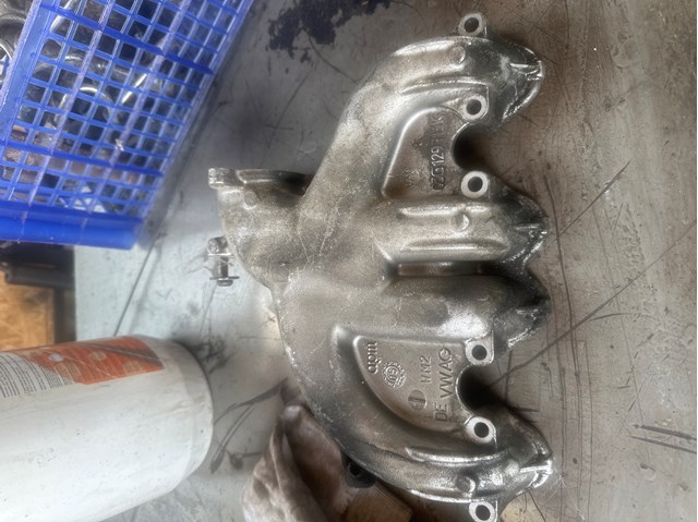 Колектор впускний 03G129713K VAG