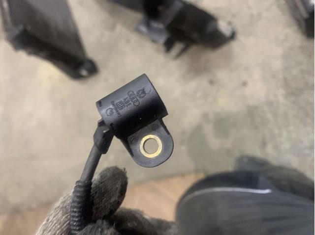 Датчик обуртів распредвалу 03G957147A VAG