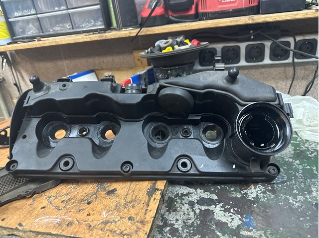 Кришка клапанна 03L103469R VAG