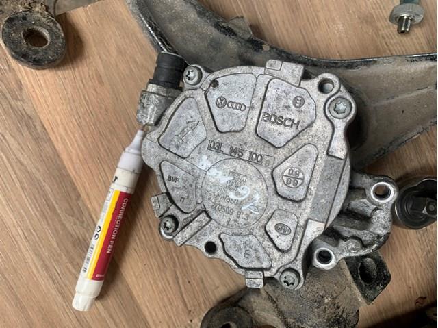 Насос вакуумний 03L145100G VAG