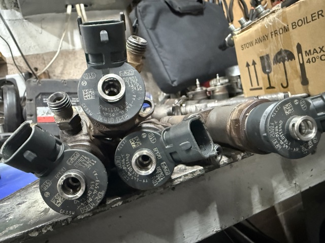 Форсунка паливна 0445110353 FORD