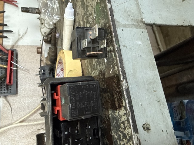 Блок управління вентилятором 13245094 GM