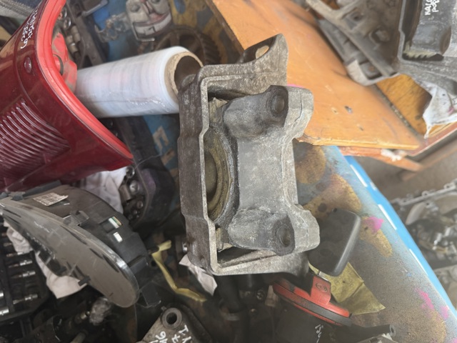 Права подушка двигуна 1343056 FORD