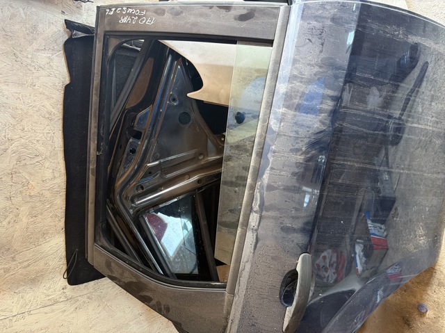 Скло заднє праве 1348858 FORD