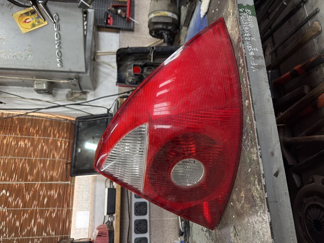 Задній правий стоп 1371852 FORD