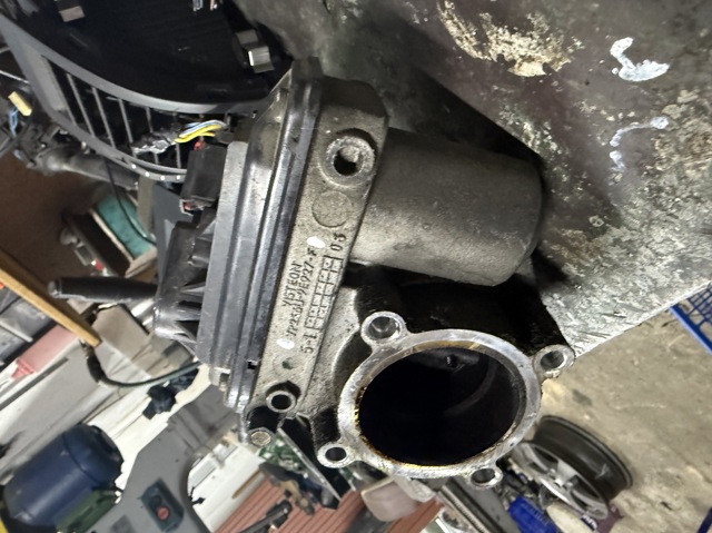 Заслінка повітряна 1505642 FORD