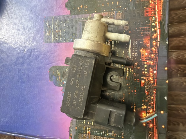 Клапан соленоїд регулювання заслонки EGR 1J0906627B VAG