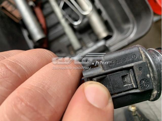 Датчик рівня бачка склоомивача 1J0973202 VAG