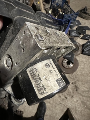 Блок управління АБС (ABS) 1K0614117AJ VAG