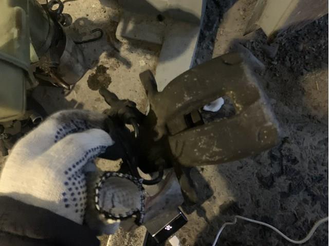 Задній гальмівний супорт лівий 1K0615423M VAG