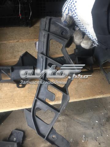 Праве кріплення переднього бампера 1T0807890 VAG