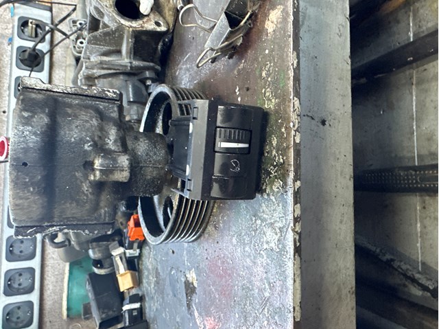Кнопка коректора фар 1Z0941333A VAG