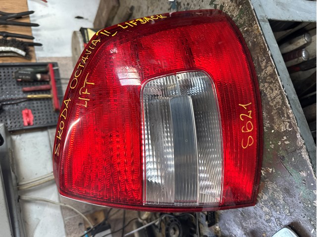 Задні ліхтарі 1Z5945112B VAG