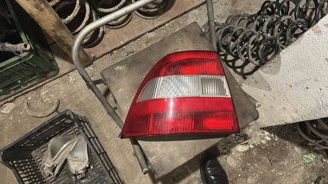 Задня ліва фара 37370748 OPEL