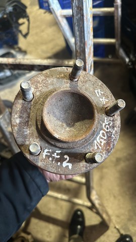 Маточина заднього колеса 3785A008 MITSUBISHI