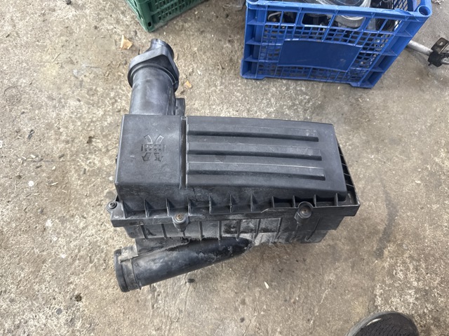 Коробка фільтра 3C0129607BE VAG