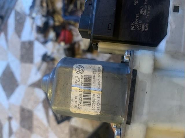 Двигун склопідіймача двері передньої, правої 3C0959704 VAG