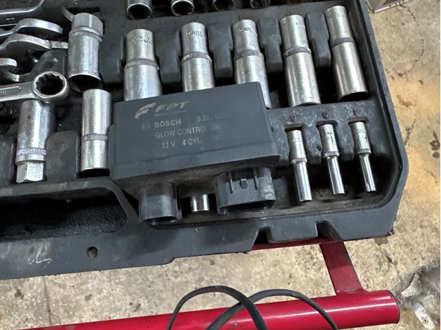 Реле свічок накалу Fiat Doblo 2