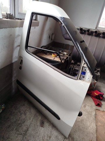 Пасажирські передні двері 51810549 FIAT