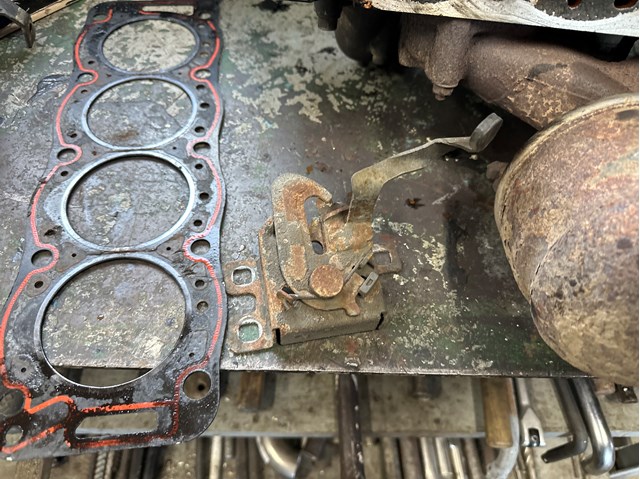 Замок кришки капота 51810895 FIAT