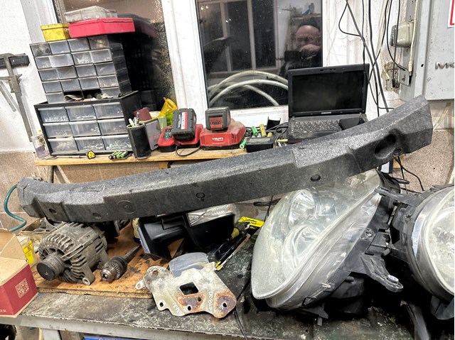 Наповнювач бампера переднього 51814210 FIAT