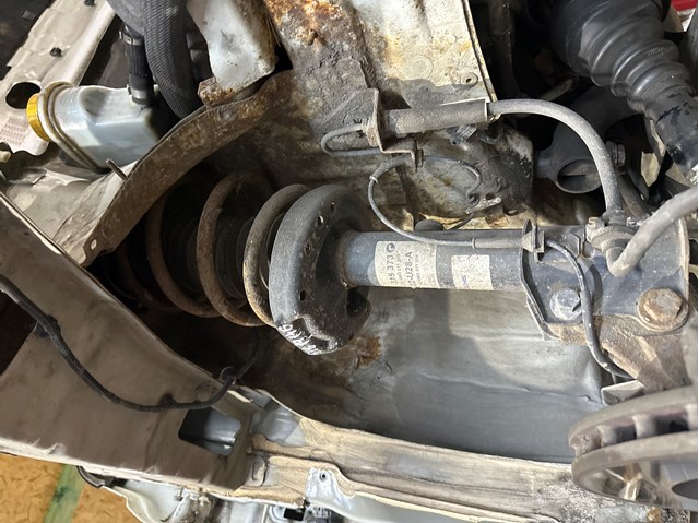 Стійка передня права 51819146 FIAT