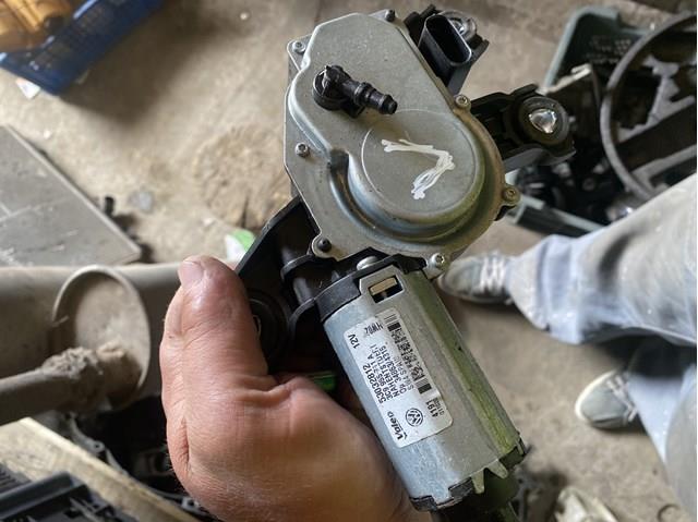 Двигун склоочисника заднього скла 53032812 VALEO