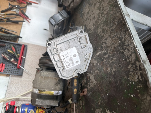 Блок двигуна 6235325 GM