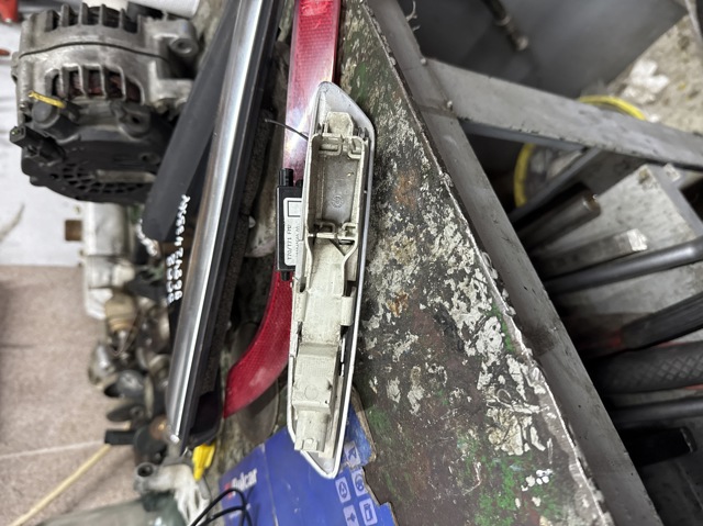 Покажчик повороту на крилі 63137154167 BMW