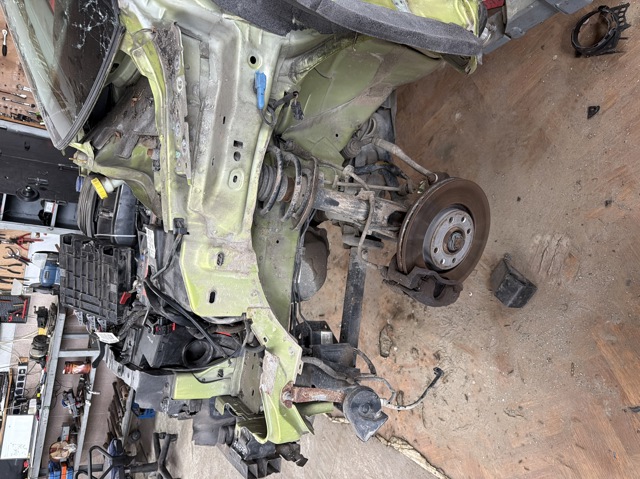 Підсилювач переднього лівого крила 7119HC PEUGEOT