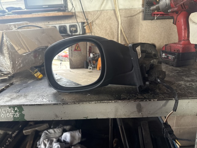 Дзеркало ліве Citroen C3 1