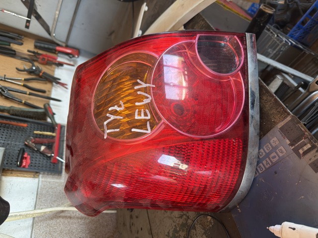 Задня ліва фара 8156105150 TOYOTA