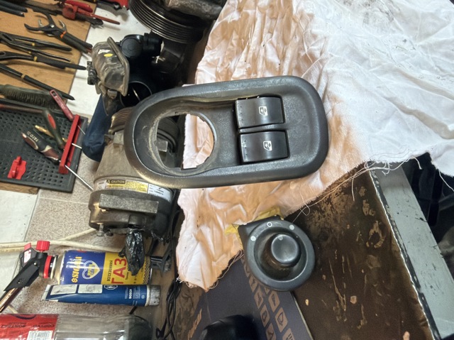 Блок керування дзеркалами заднього виду 8200002442 RENAULT