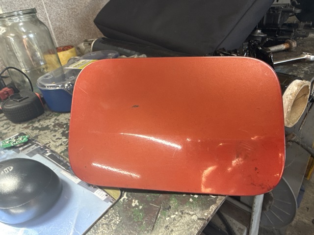 Лючок паливного бака Рено Сценік 2