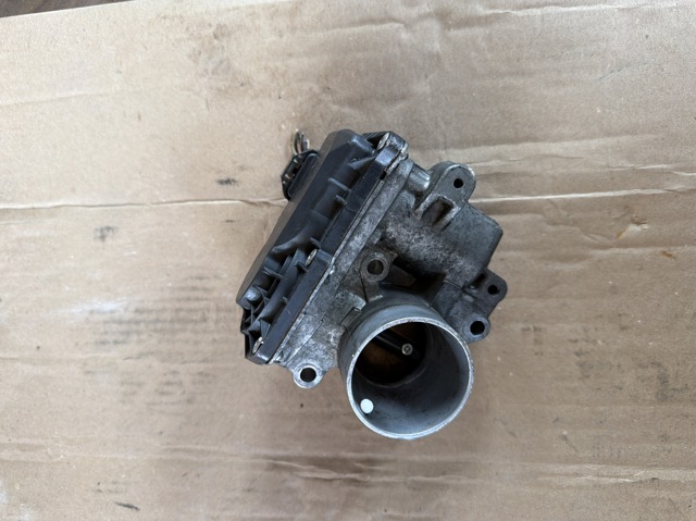 Дросільна заслінка в зборі 8200284968 RENAULT